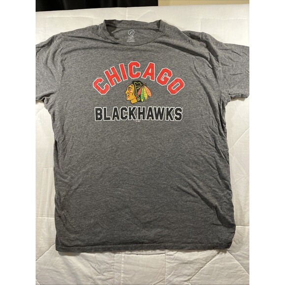 Tops - Ladies Chicago Blackhawks T shirt Sz XL
